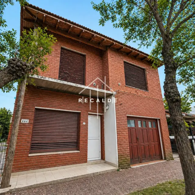 Chalet En Venta Zona Residencial 