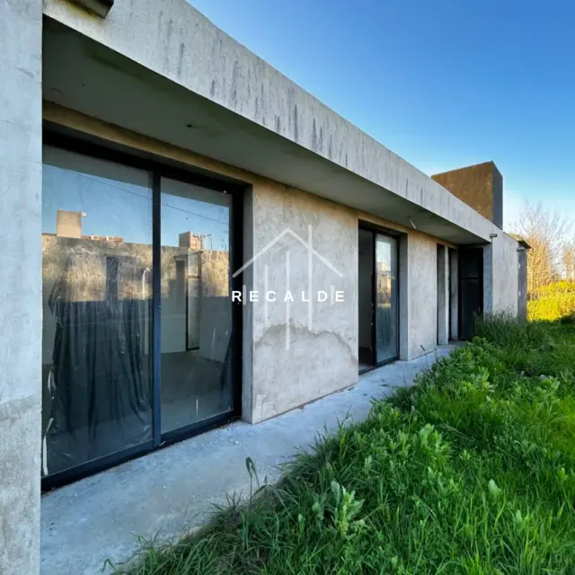 Casa 3 ambientes en venta 